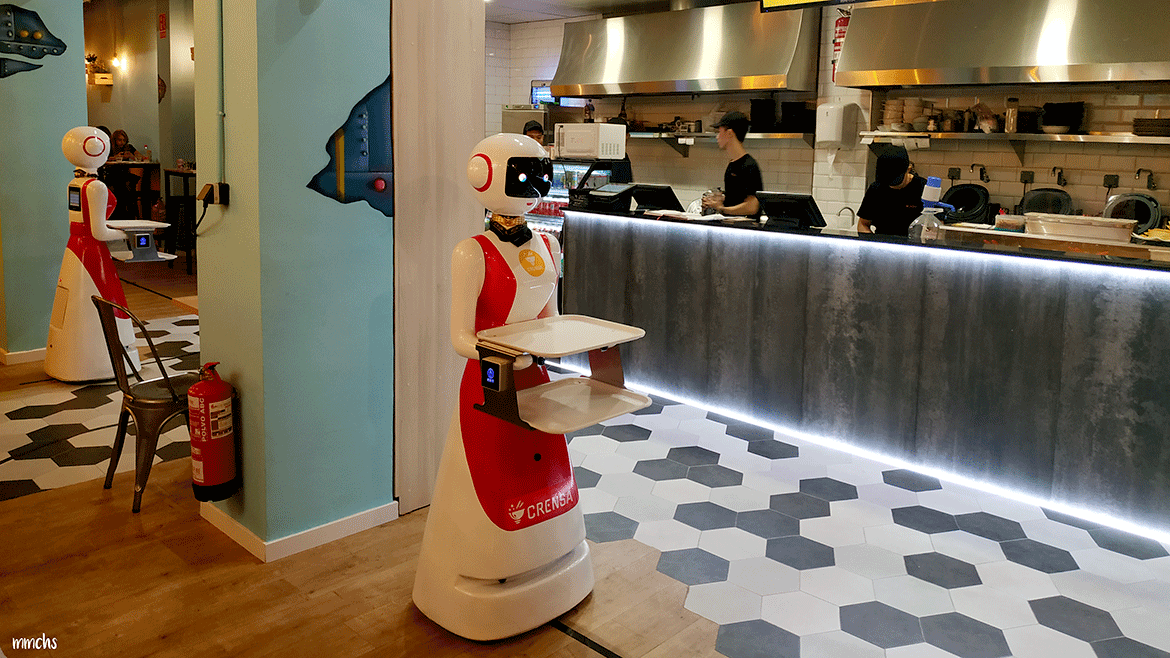 restaurante Crensa Valencia camareros robots